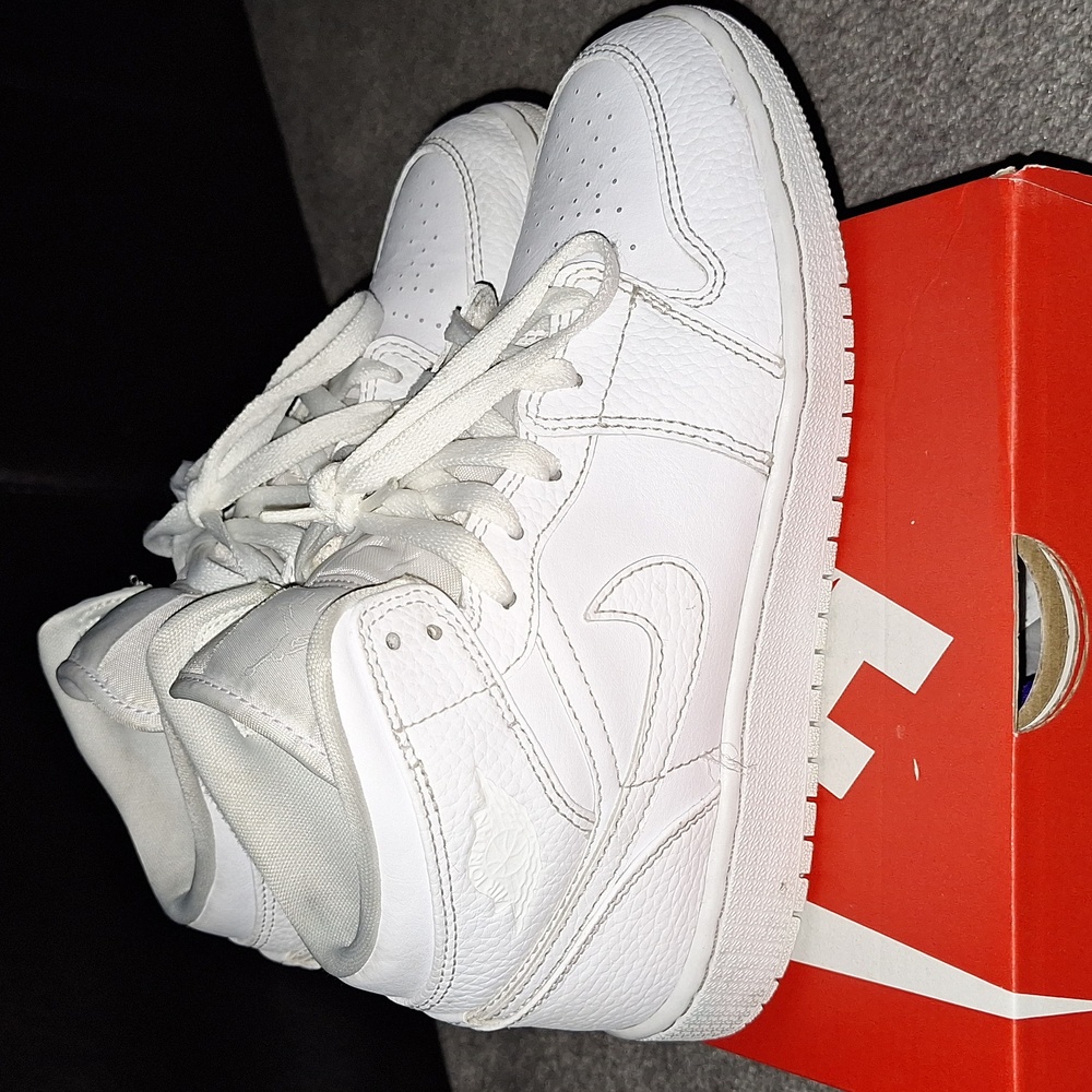 Jordan AF 1 Mid size 5 youth